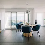Jungfrau In See- Und Bergnaehe, Modern, Mit Balkon Und Aussicht Fuer 4 Gaeste