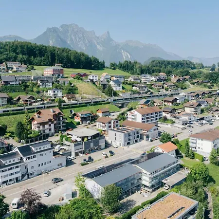 Jungfrau In See- Und Bergnaehe, Modern, Mit Balkon Und Aussicht Fuer 4 Gaeste * Spiez