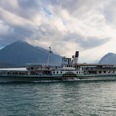 Appartamento Jungfrau In See- Und Bergnaehe, Modern, Mit Balkon Und Aussicht Fuer 4 Gaeste Spiez