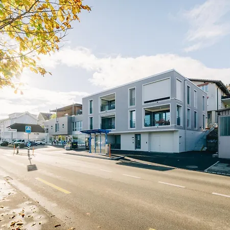 Jungfrau In See- Und Bergnaehe, Modern, Mit Balkon Und Aussicht Fuer 4 Gaeste Spiez