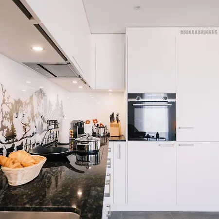 Jungfrau In See- Und Bergnaehe, Modern, Mit Balkon Und Aussicht Fuer 4 Gaeste * Spiez