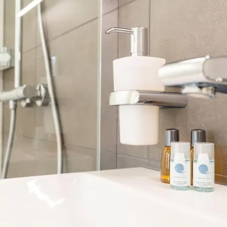 Jungfrau In See- Und Bergnaehe, Modern, Mit Balkon Und Aussicht Fuer 4 Gaeste * Spiez