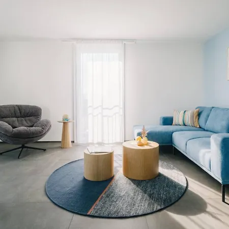 Jungfrau In See- Und Bergnaehe, Modern, Mit Balkon Und Aussicht Fuer 4 Gaeste Apartment