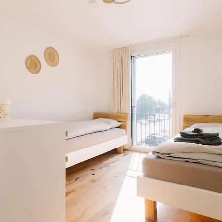 Jungfrau In See- Und Bergnaehe, Modern, Mit Balkon Und Aussicht Fuer 4 Gaeste * Spiez